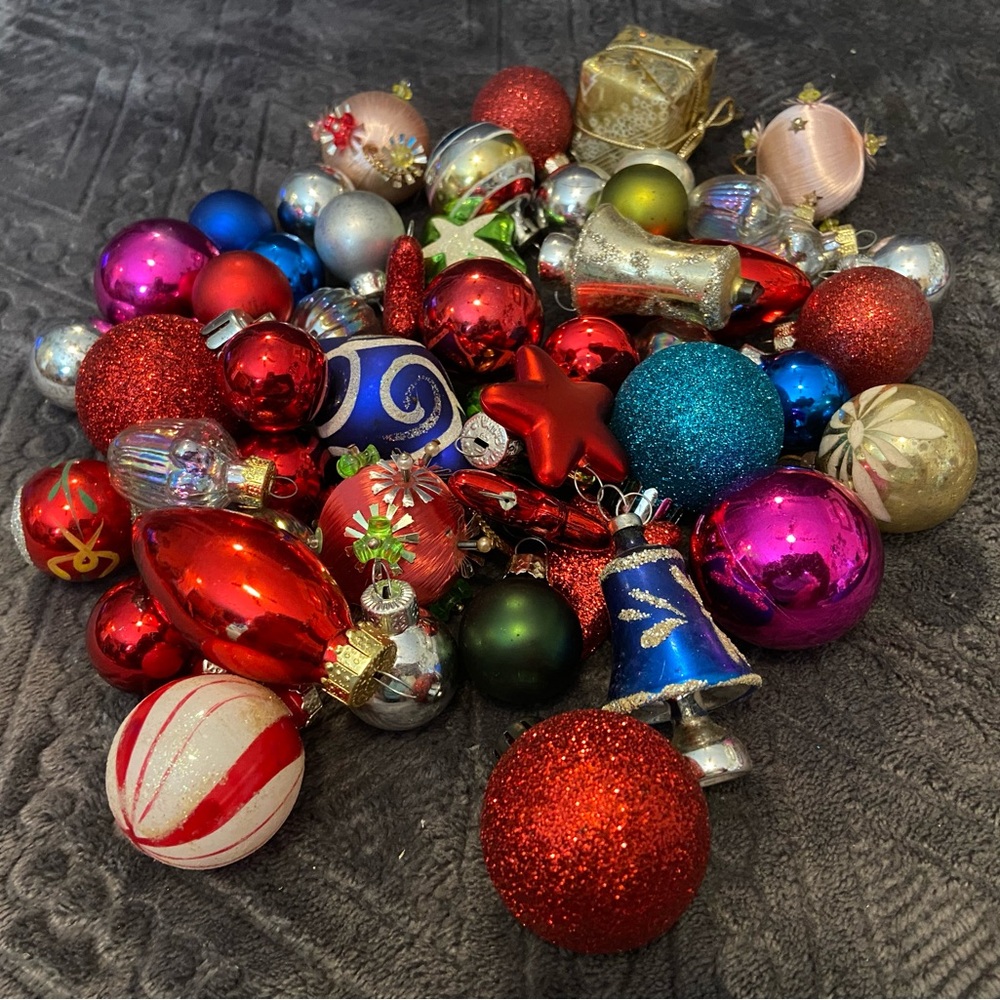 Festive Holiday Ornament Set - Multicolor